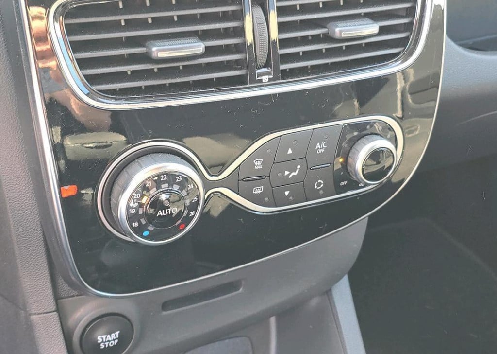 Renault Clio estate 0.9 tce limited