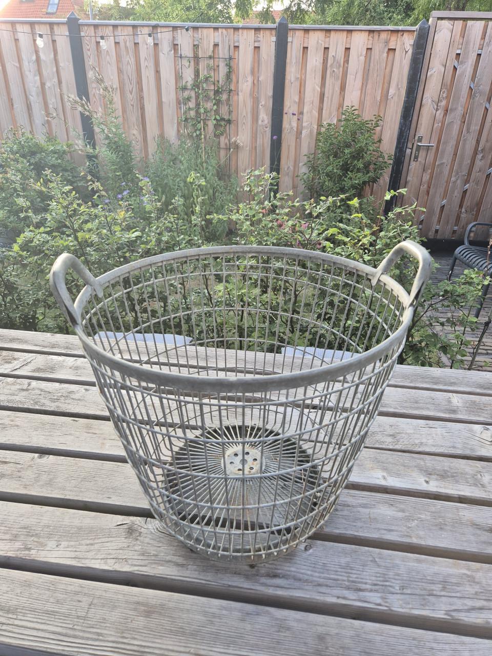 Zinken aardappelmand