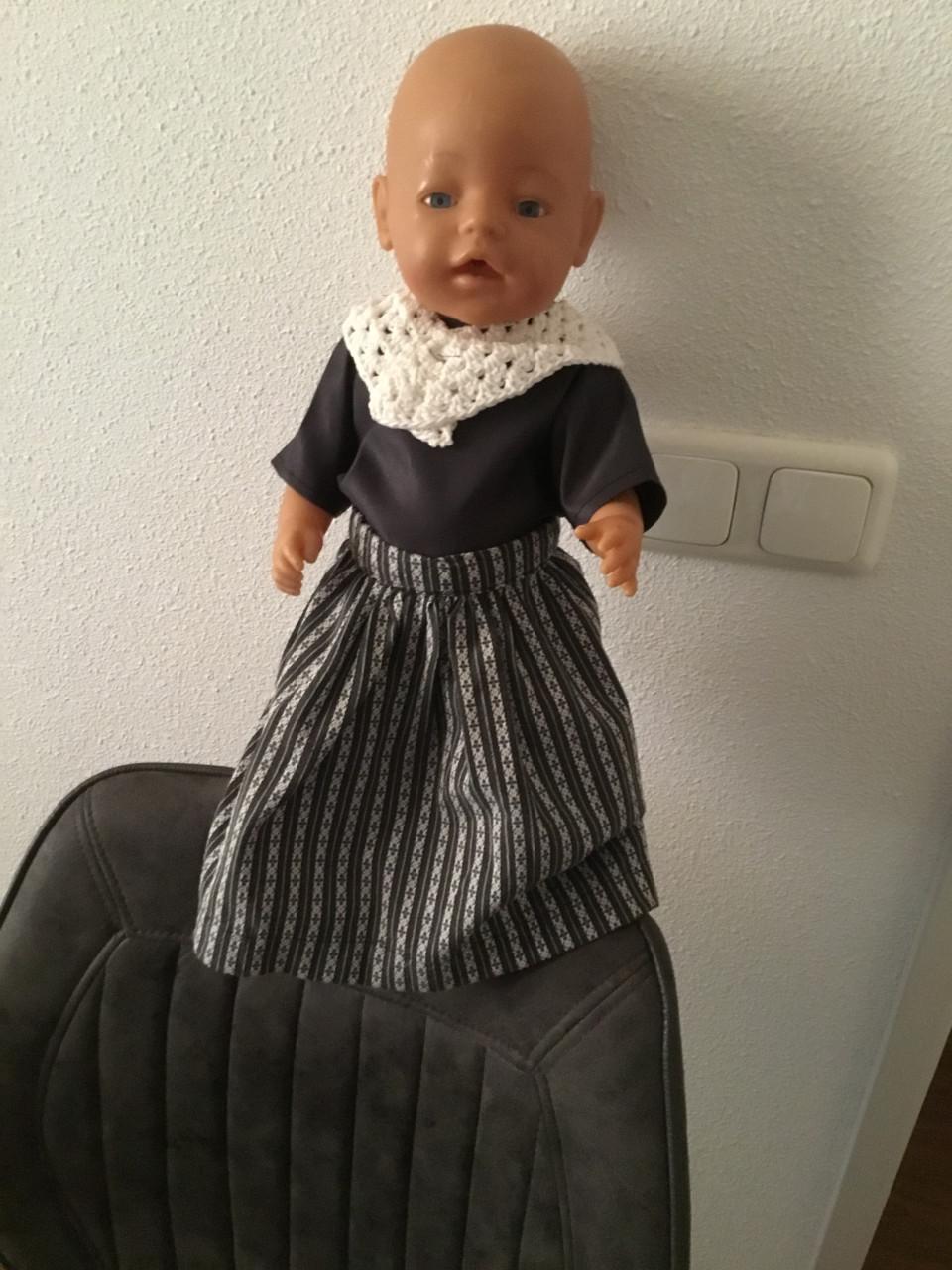 Zeeuwse pakjes voor babyborn pop