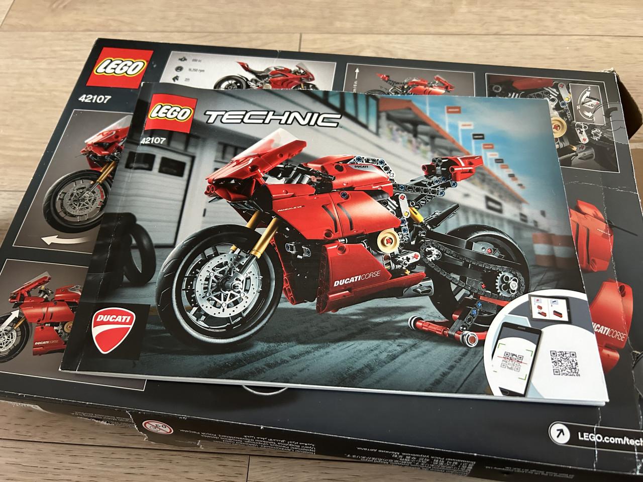 Lego Technic 42107 – Ducati Panigale V4 R