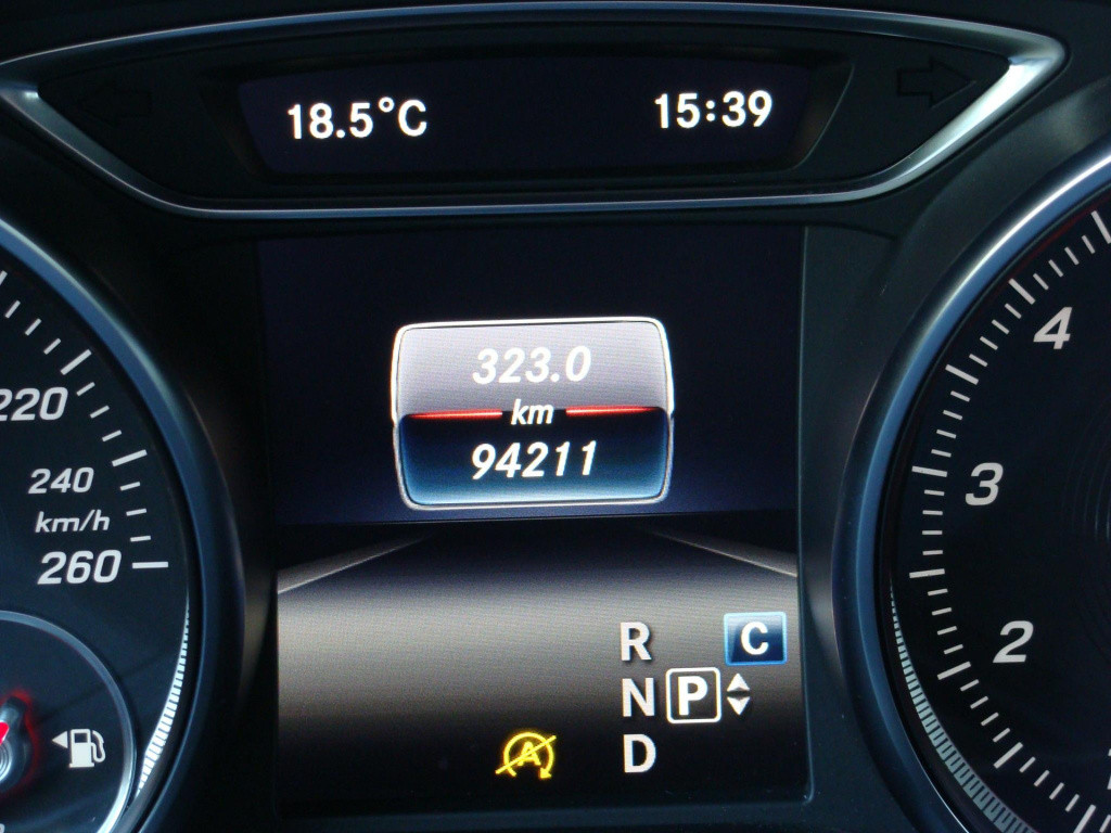 Mercedes-Benz Gla-klasse 180 premium urban