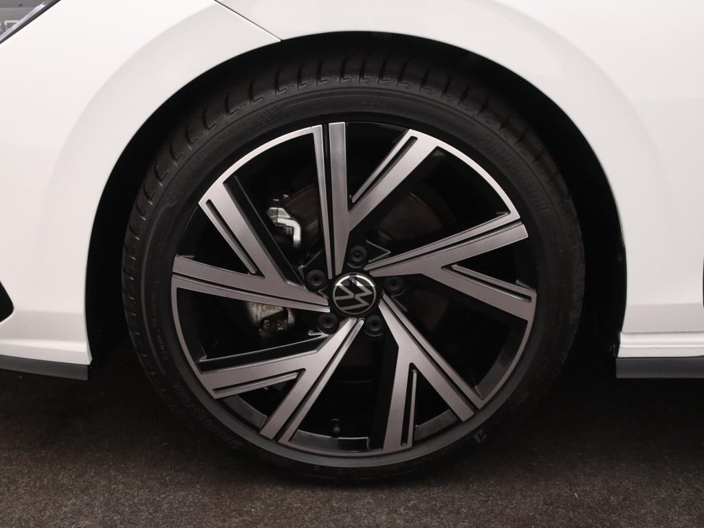 Volkswagen Golf 1.5 etsi r-line business | camera | navigatie | apple carpl