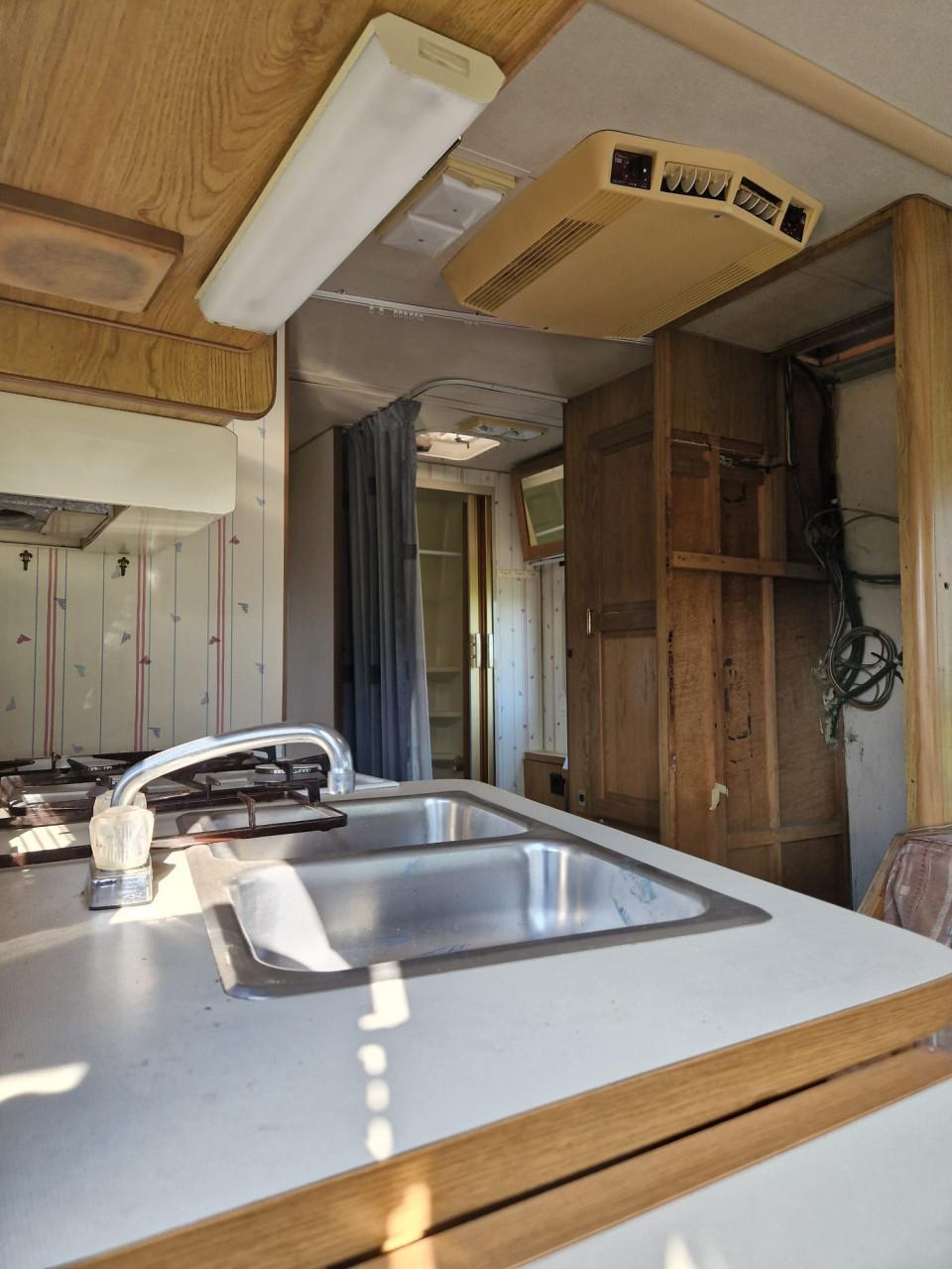 Chevrolet chevy v30 winnebago