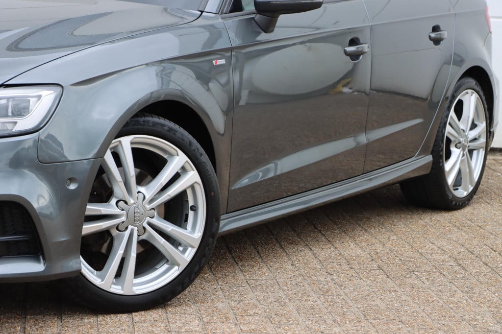 Audi A3 sportback 1.0 tfsi sport s line edition 115pk