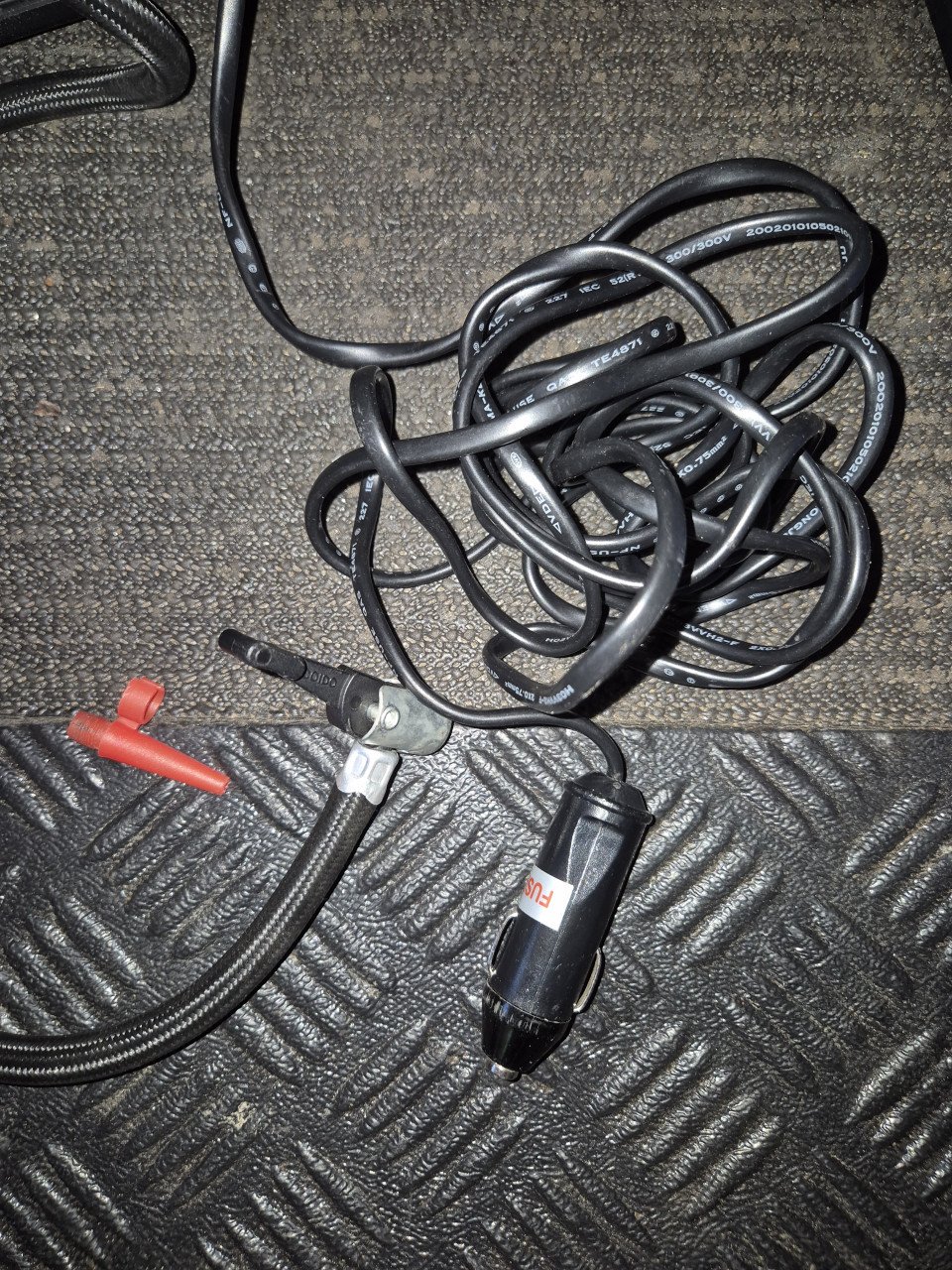 Mini compressor op 12v tot 300 Psi