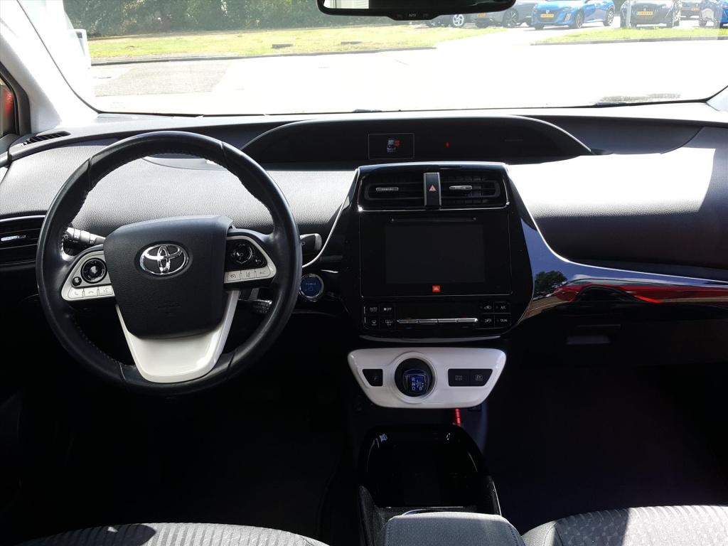 Toyota Prius 1.8 full hybrid 122pk aut active | navi | bt | cruise & climat
