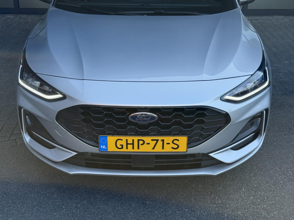 Ford Focus wagon 1.0 ecoboost hybrid st line x | leder interieur | draadloo