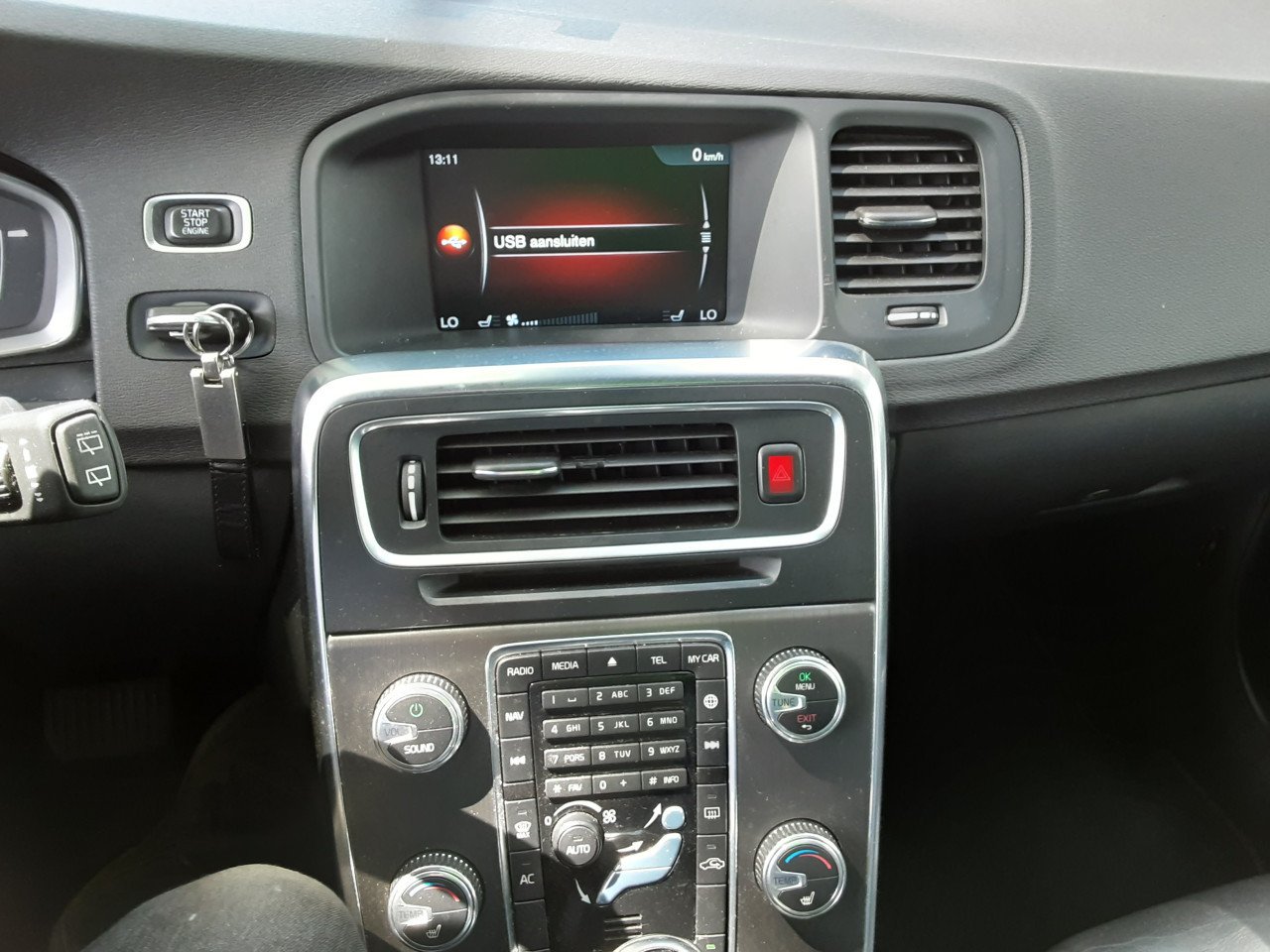 Volvo V60 2.4 D6 AWD Plug-In Hybrid Summum Automaat