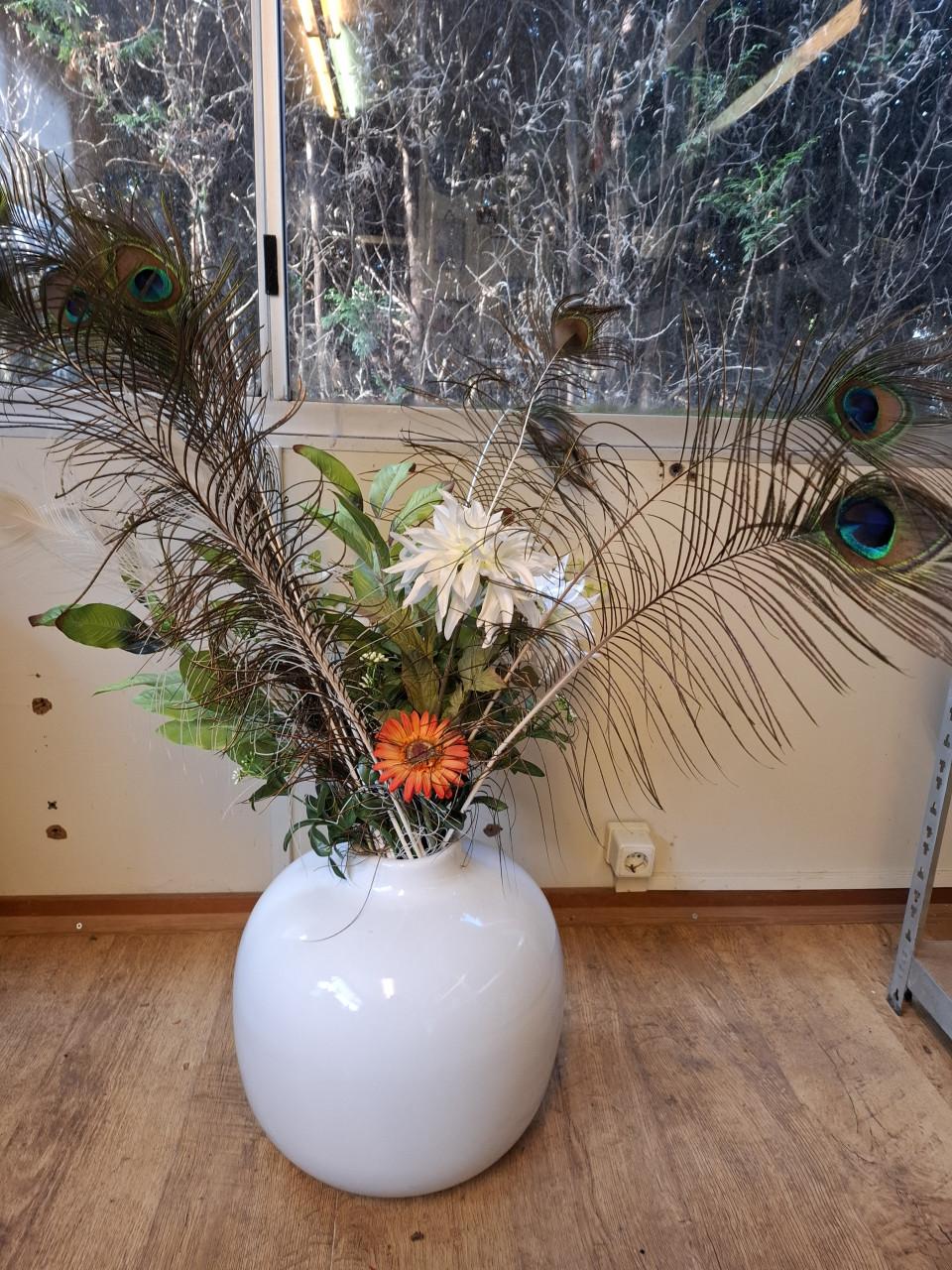 Grote vaas inclusief kunstbloemen