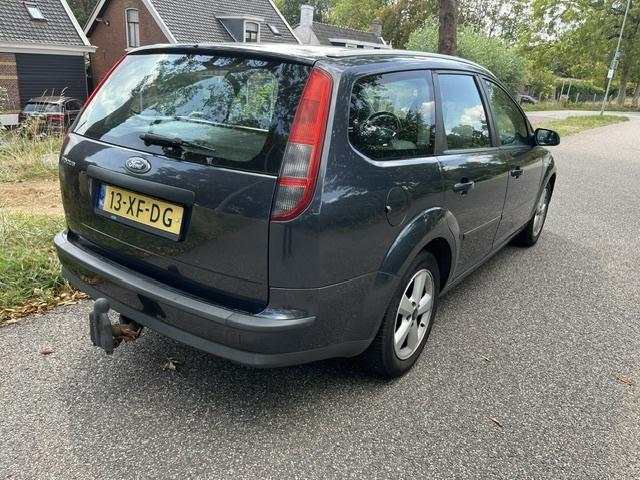 Ford Focus wagon 1.6-16v futura