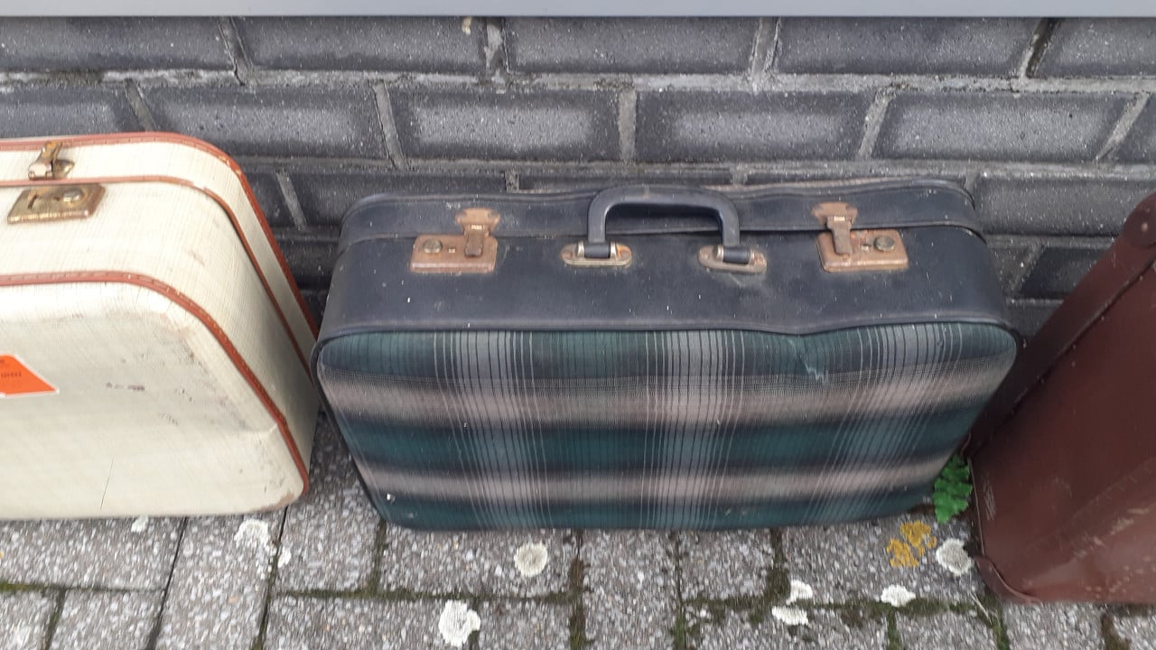 Rol-Koffers roze / groen & tas, blauw met inhoud rugzak + tas + kleine tas