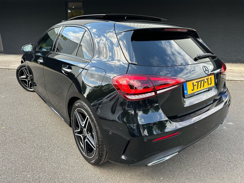 Mercedes-Benz A-Klasse 180 business solution amg // ambiance verlichting //