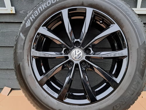 17 inch lichtmetalen velgen all weather banden zgan!