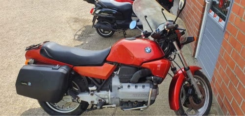 Oldtimer BMW K100RT met extra's