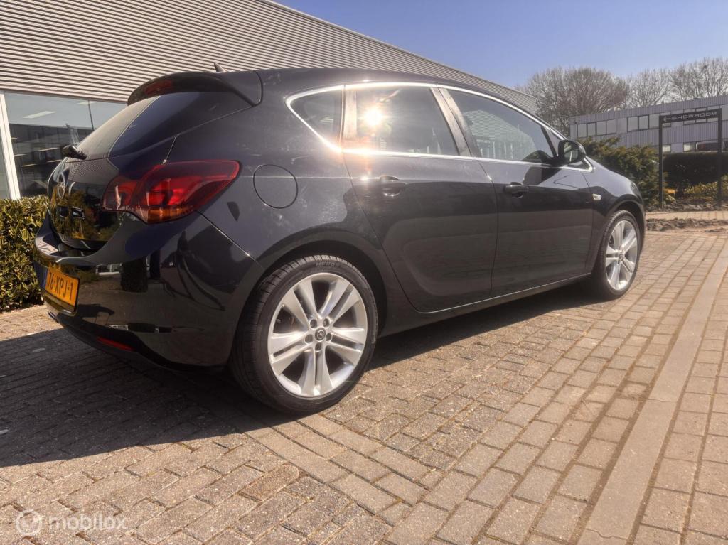 Opel Astra 1.4 turbo sport navi