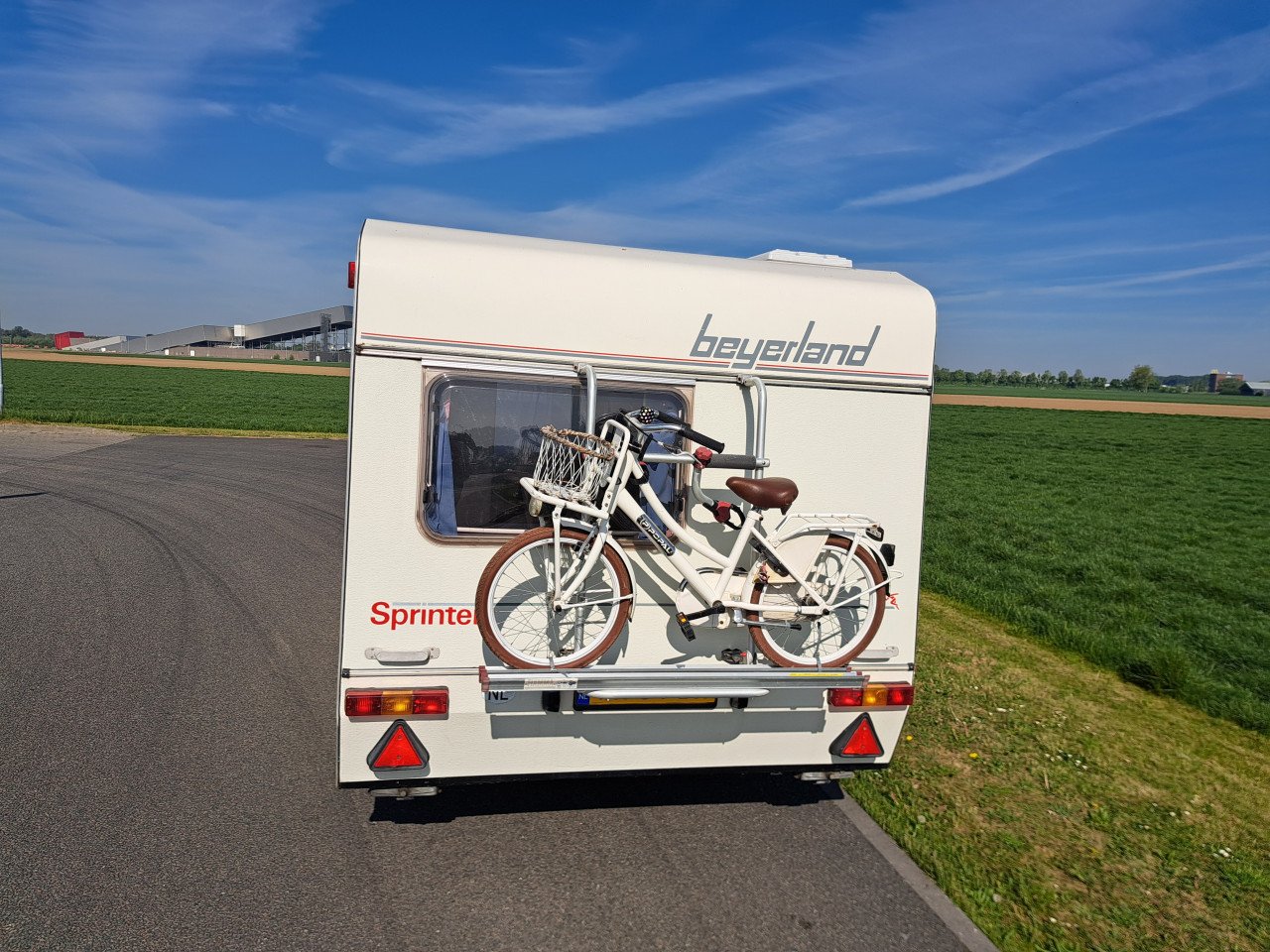 Beyerland 390-D caravan