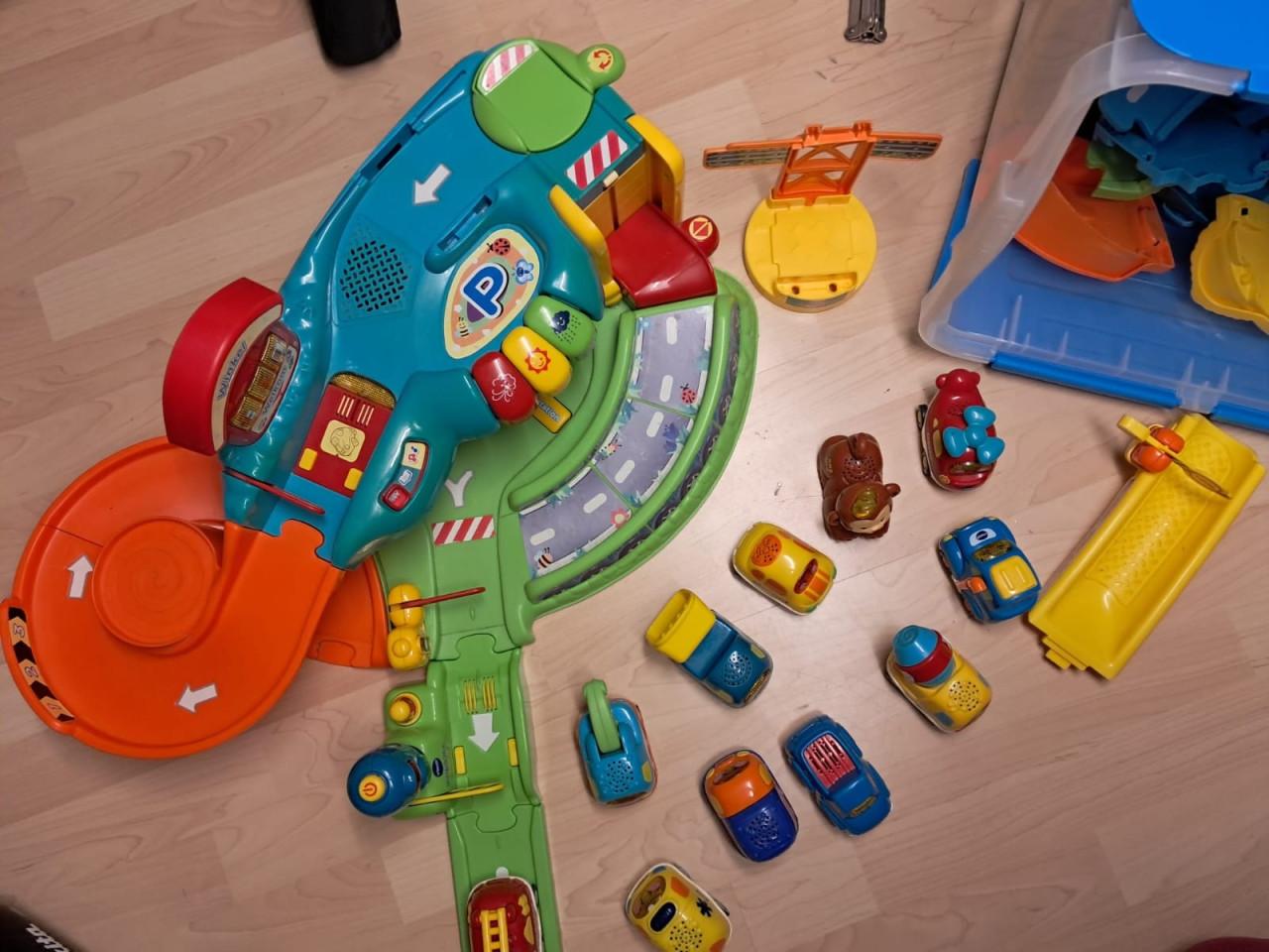 Veel VTech Toet Toet te koop!