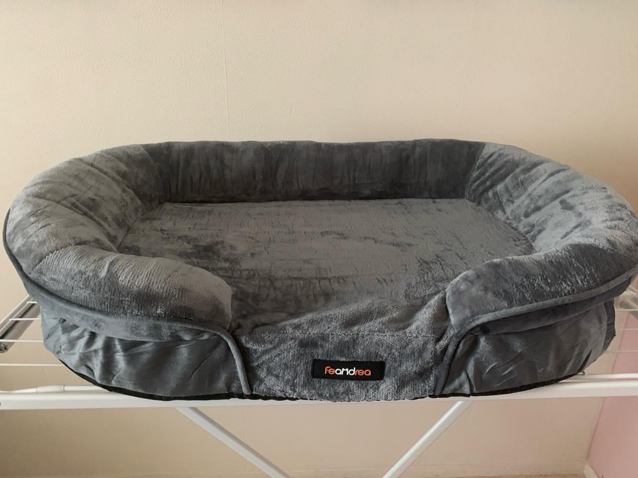 Mooie nieuwe hondenmand.