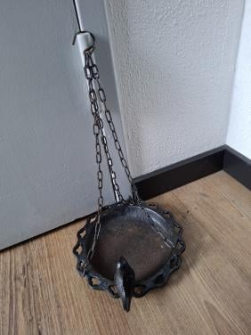 Gietijzeren vogeldrinkbakje