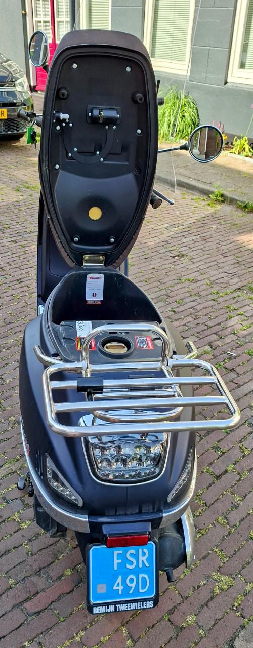 Scooter GTS Toscana Exclusive (2024) /1e Eigenaar / 2768 km