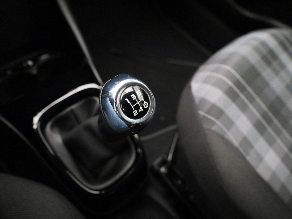 Peugeot 108 1.0 e-vti style | lage km stand! | bluetooth | airco | cruise c