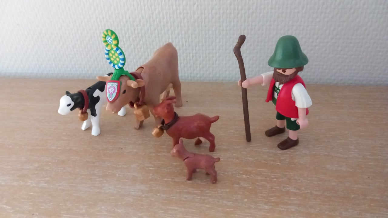 Playmobil herder met koe en geit met jong set 5425