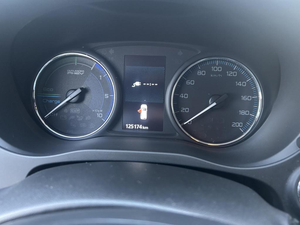 Mitsubishi Outlander 2.4 phev pure +