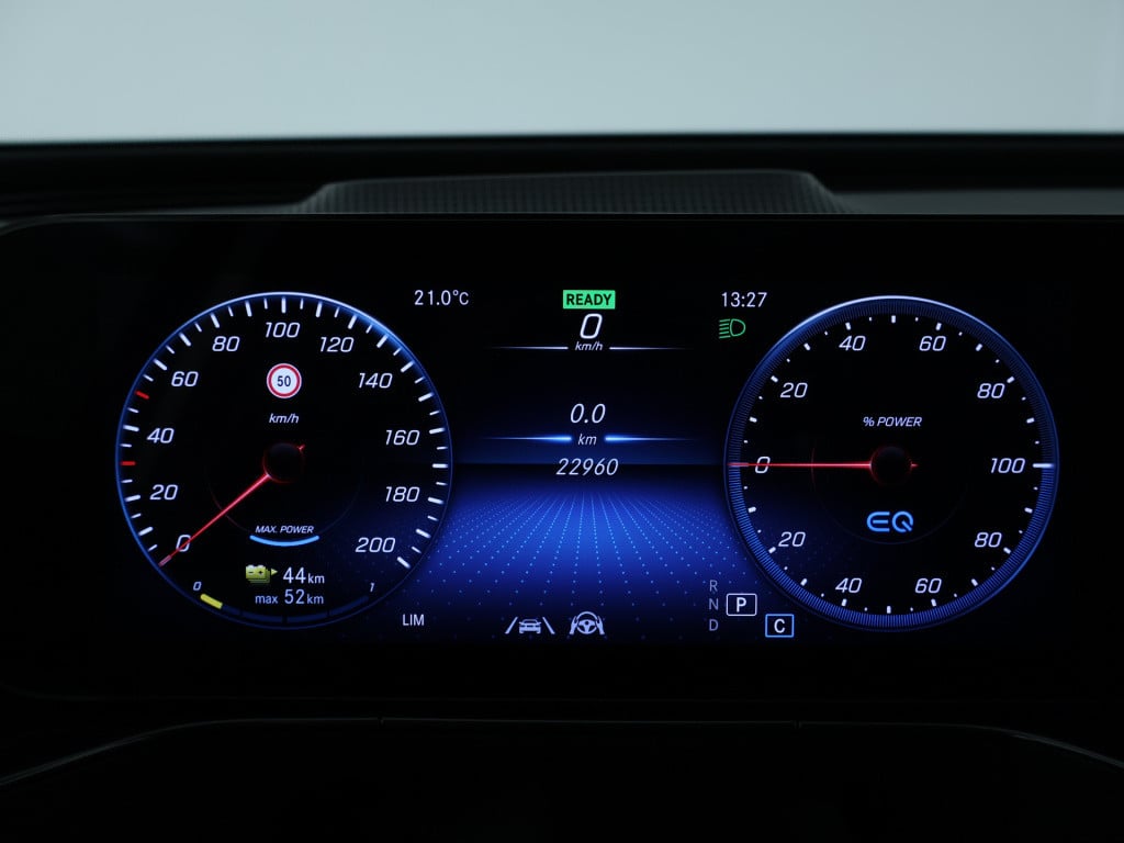 Mercedes-Benz Eqc 400 4matic amg line 80 kwh | schuifdak | trekhaak | stoel
