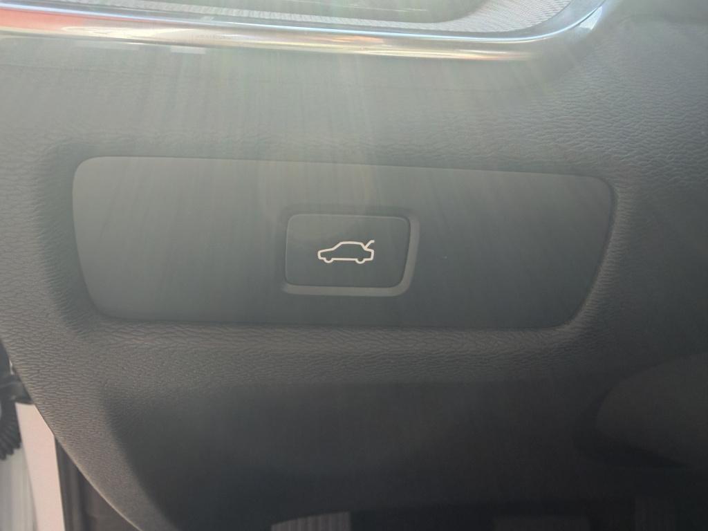 Volvo V60 2.0 b4 plus dark