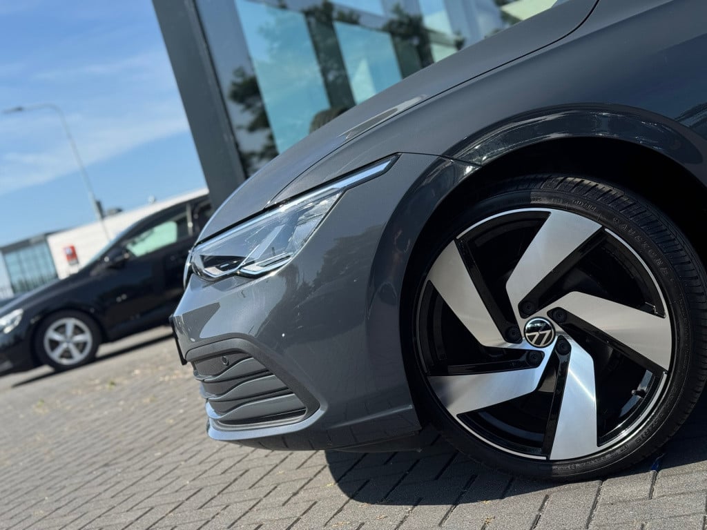 Volkswagen Golf 1.0 etsi life * camera * stoel + stuur verwarming * acc