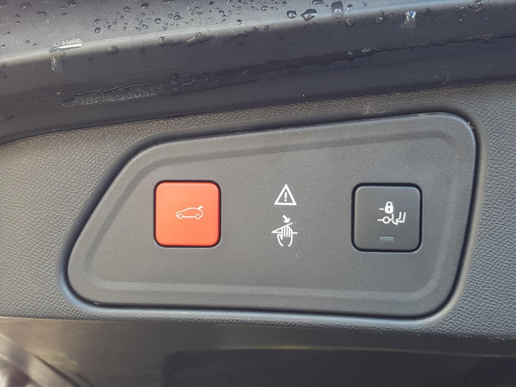Peugeot 3008 1.2pt 130pk allure trekhaak | navi | apple carplay & android a
