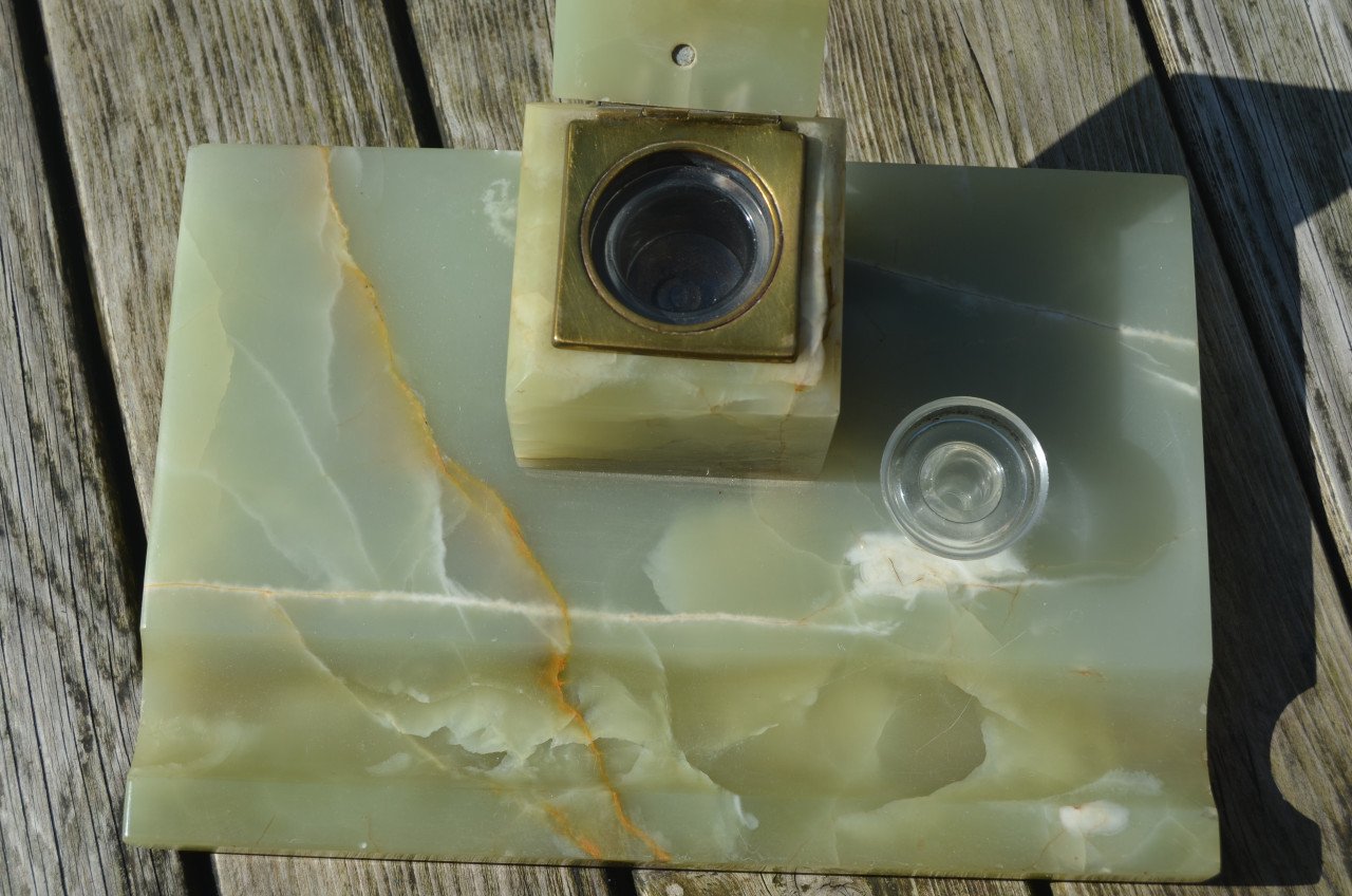 Onyx inktstel in goede staat. Compleet met roller. Ca. 1900