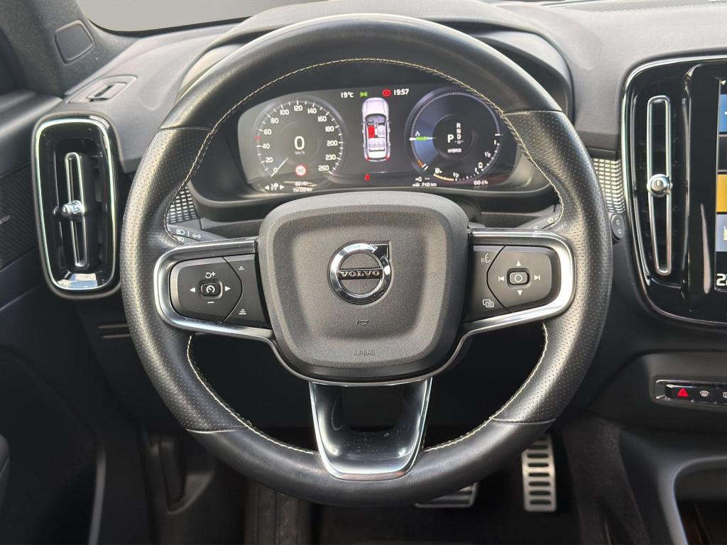 Volvo XC40 1.5 t4 recharge r-design h&k camera acc blis