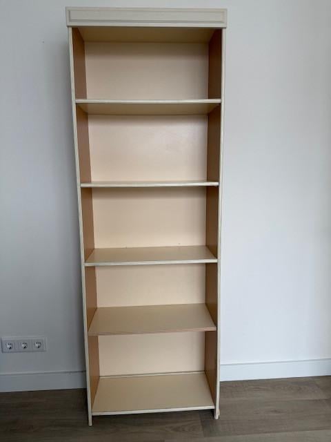 Houten boekenkast 173 x 59 x 26 cm