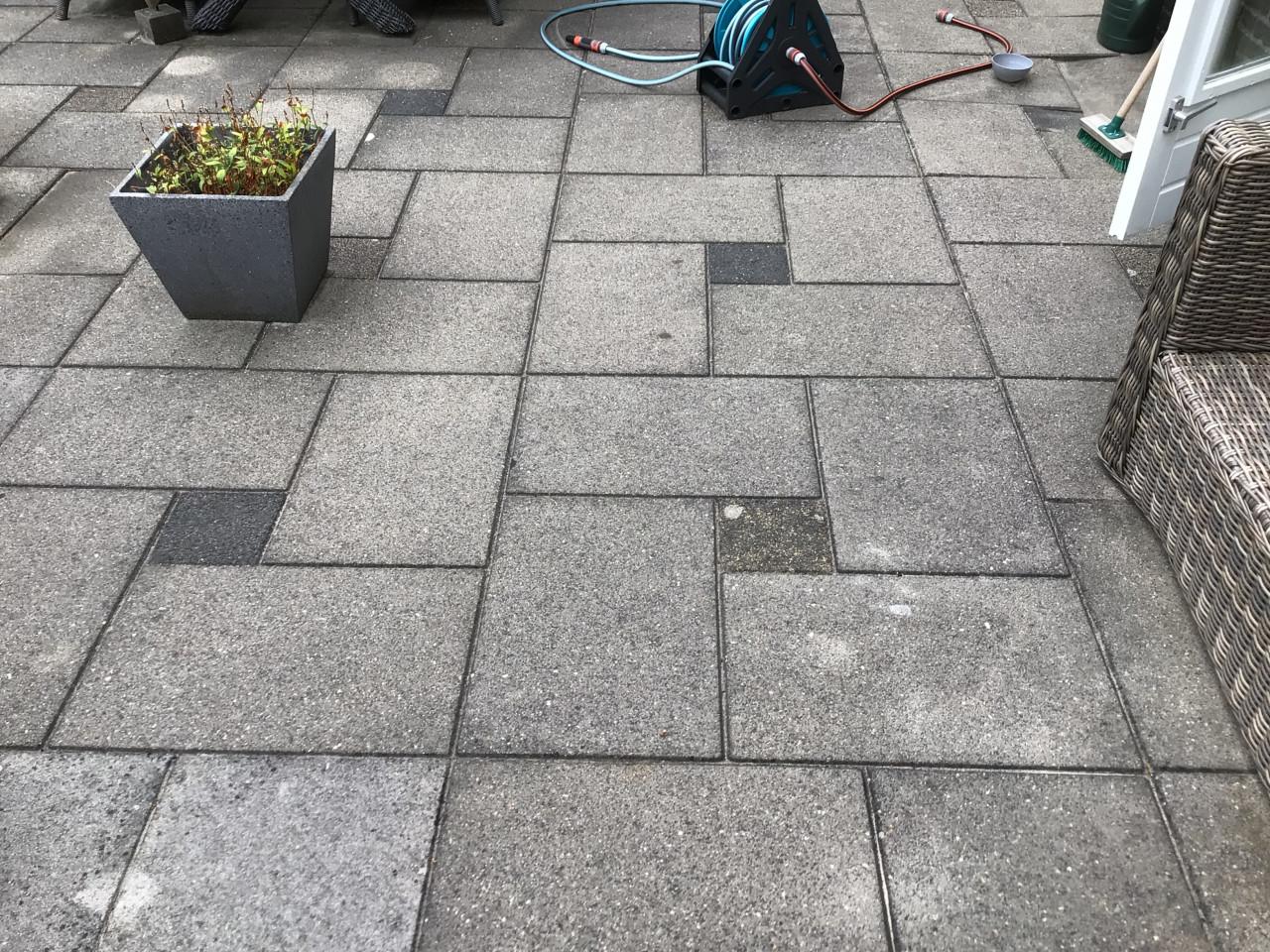 Gratis ophalen tuintegels 60x40 ongeveer 200 stuks