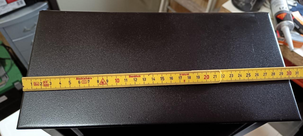 Metalen brievenbus in de kleur zwart, incl. slot + sleutel