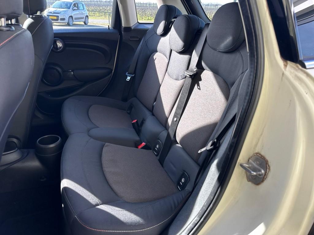 Mini 5-deurs cooper 1.5 136pk