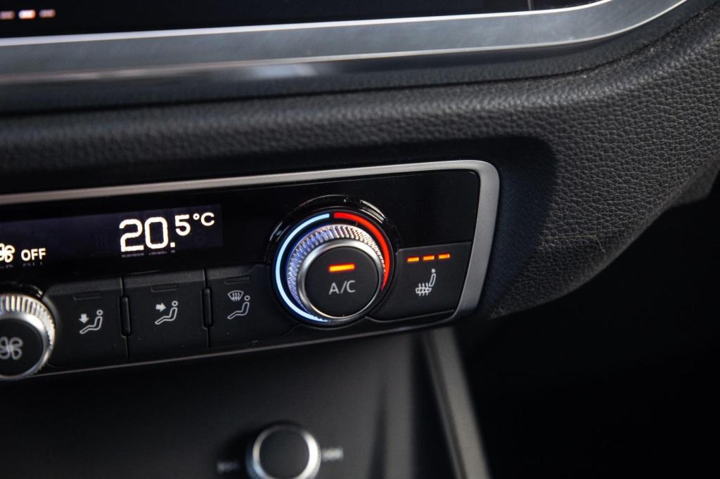 Audi Q3 45 tfsi e edition automaat / plug in hybrid / stoelverwarming / lee