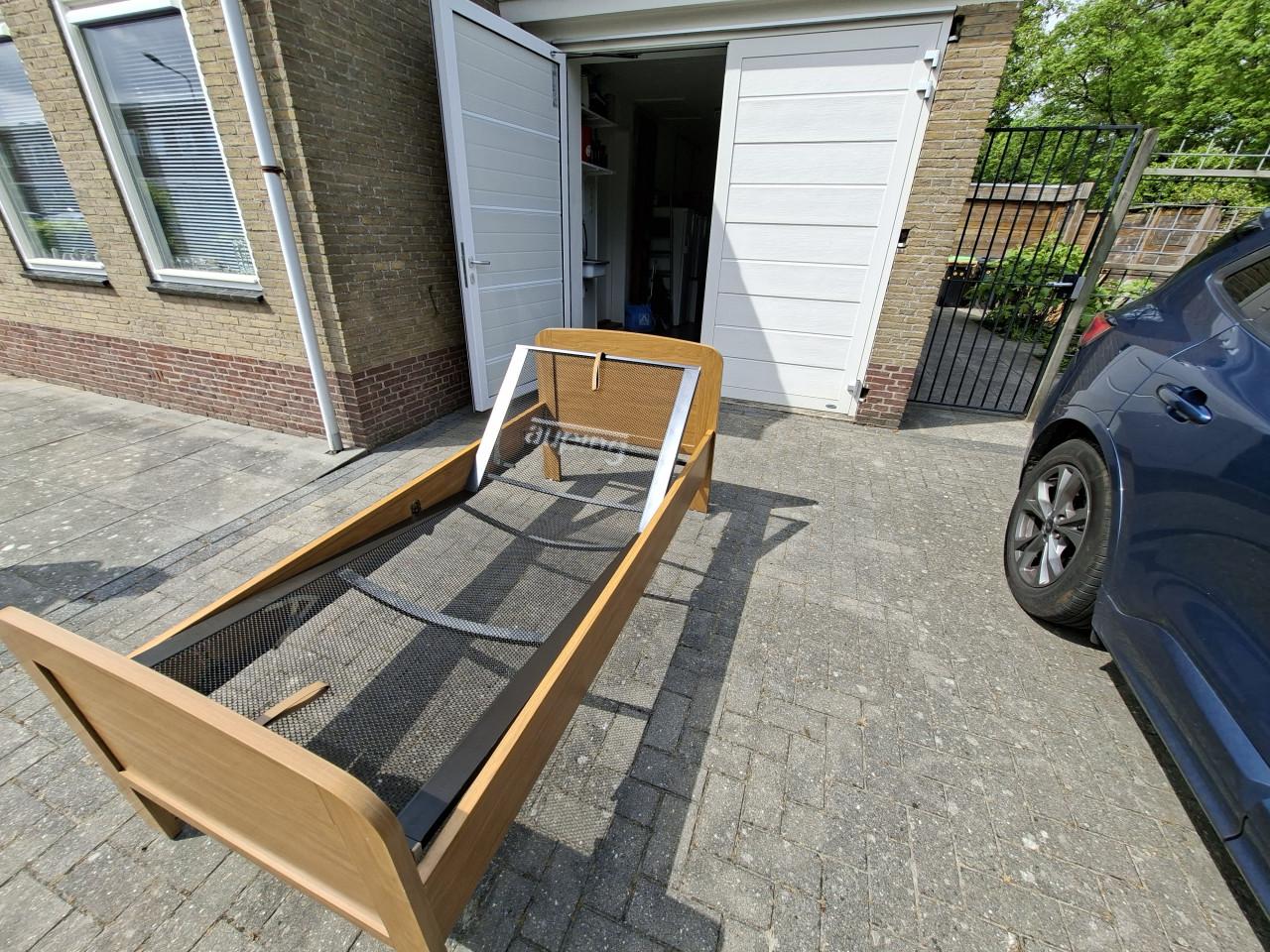 Ledikant voor senioren (verstelbaar)