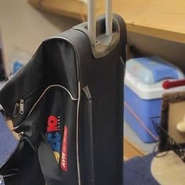 Grote reistas op wielen met trekbeugel