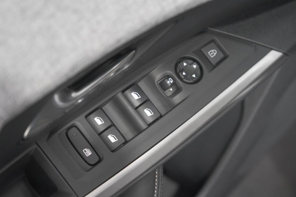 Peugeot 5008 1.2 hybrid 136 allure 7p | camera | apple carplay | airco sepa
