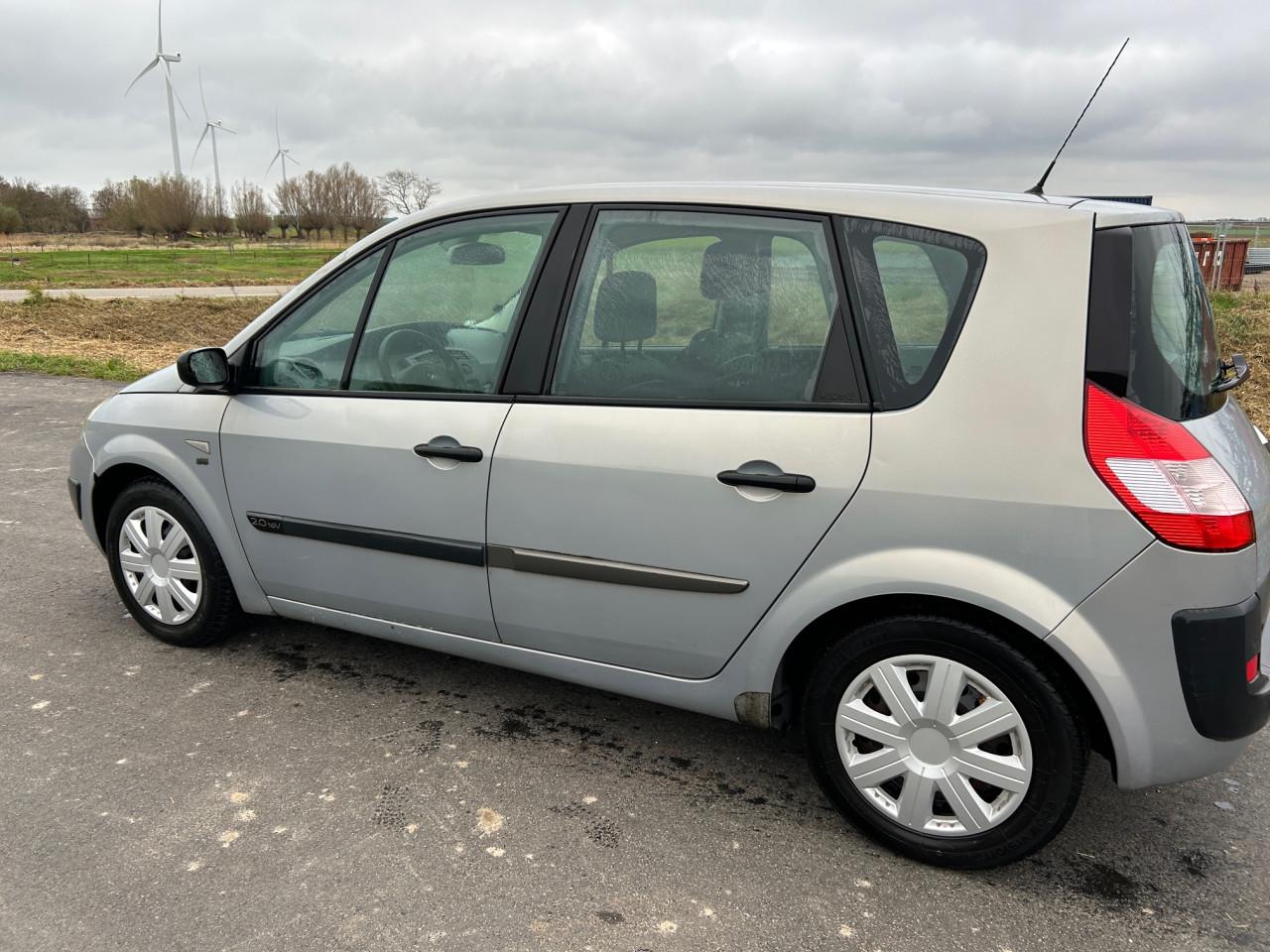 Renault Megane Scenic 2.0-16V