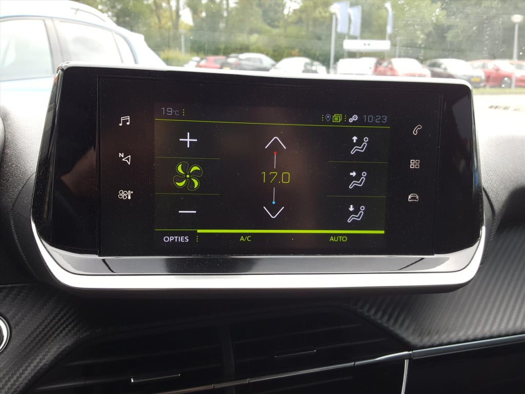 Peugeot 208 1.2 puretech 100pk allure navigatie | apple carplay & android a