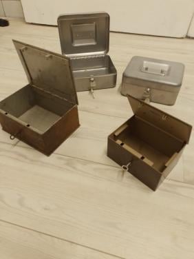 4 geldkistjes