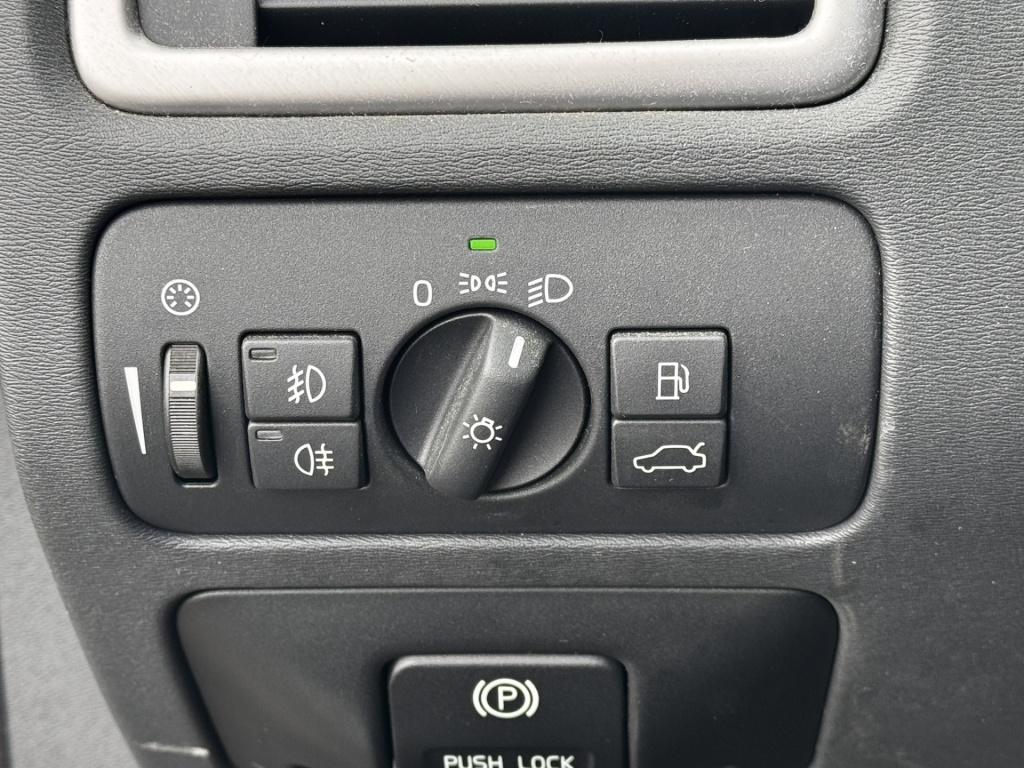 Volvo V70 1.6 t4 nordic | automaat | trekhaak | leer | nav