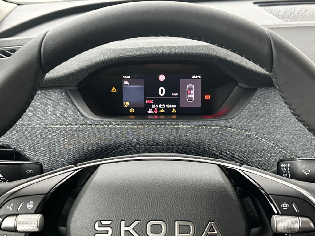 Skoda Elroq business edition tour elektromotor 210 kw / 286 pk