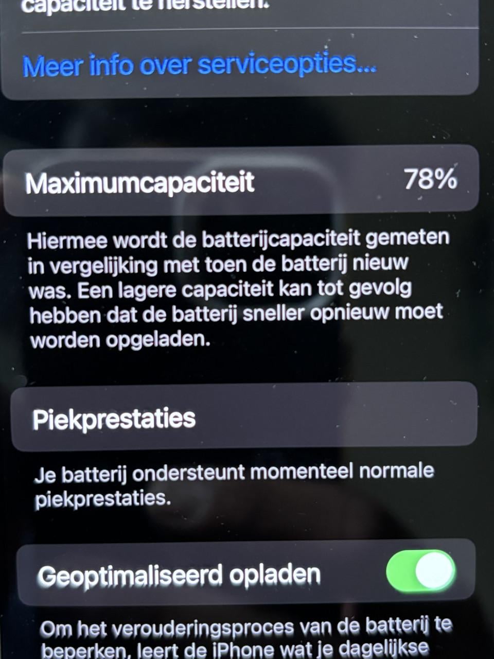 IPhone X 64GB Zwart met hoesje en oordopjes