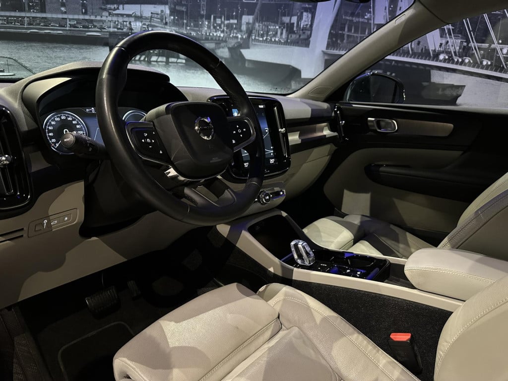 Volvo XC40 1.5 t5 recharge inscription expression