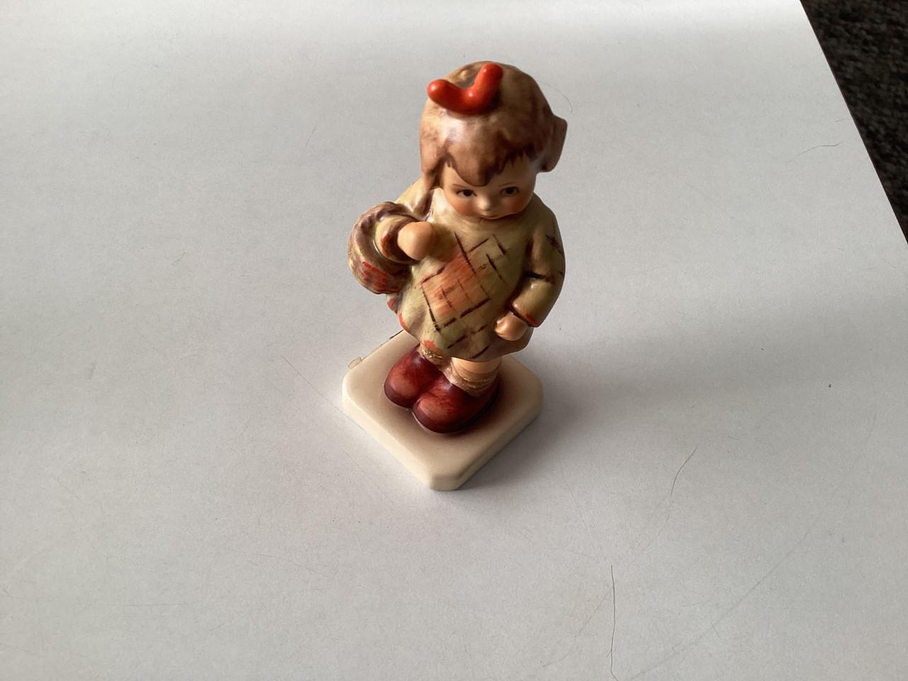 Verschillende Hummel beeldjes. Allemaal gaaf.  Hoogte: +/- 9 cm