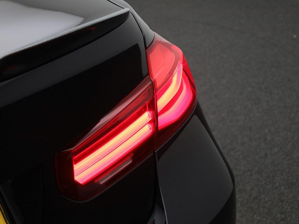 BMW 3-serie 320i m sport edition | automaat | sportonderstel | lmv | schuif